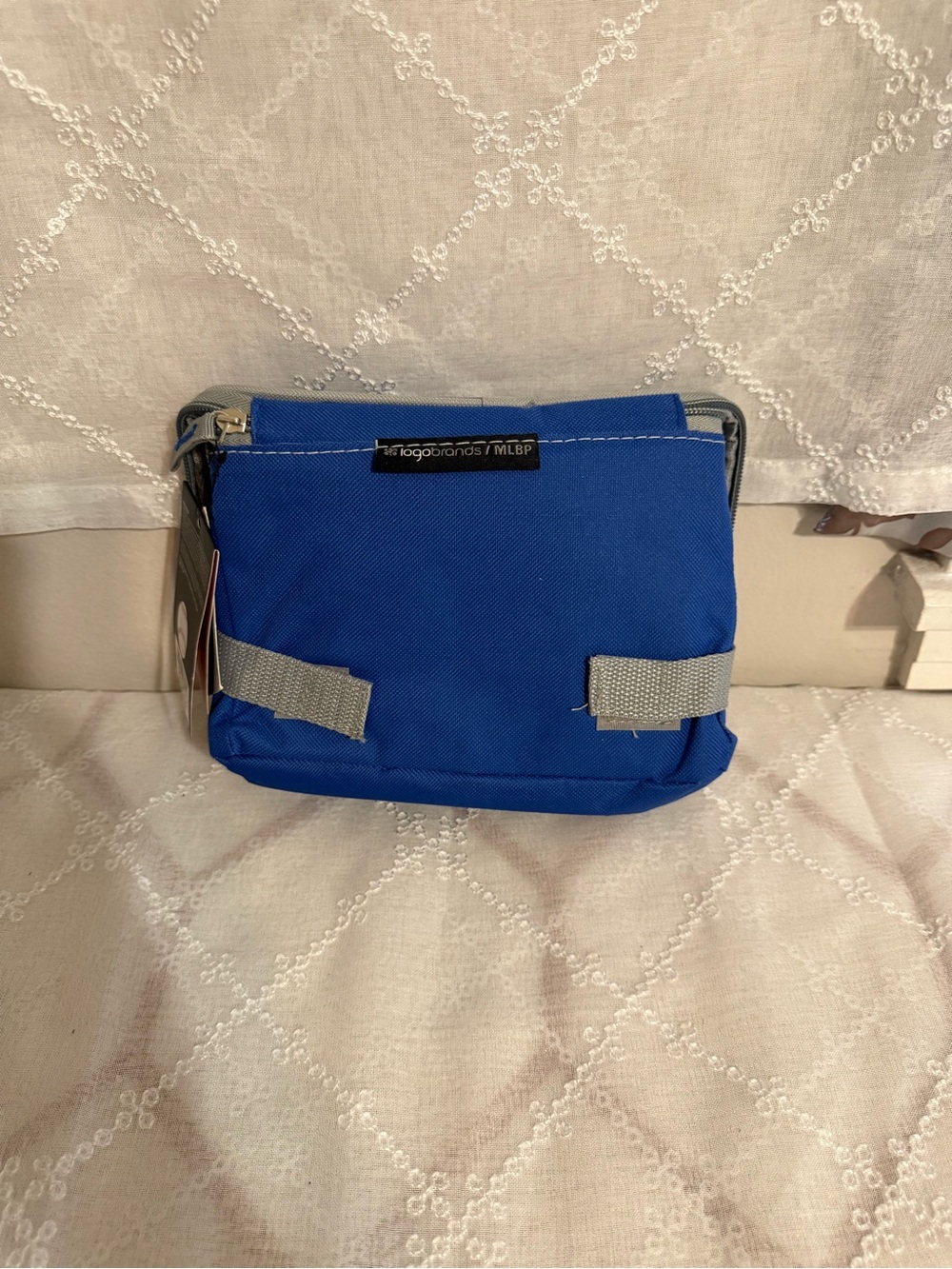 Genuine Merchandise KC Royals Blue and White Toiletry Pouch - Picture 2 of 4